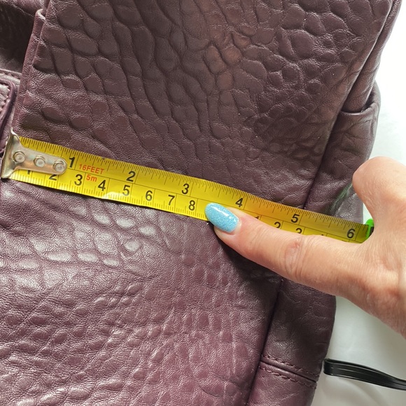 Jewell thirty one Brown Plum snake embossed bag with removable shoulder strap - Picture 7 of 12